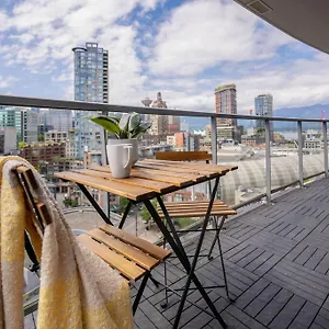 Apartment Downtown King Suite-surround Views-pool/gym/parkng