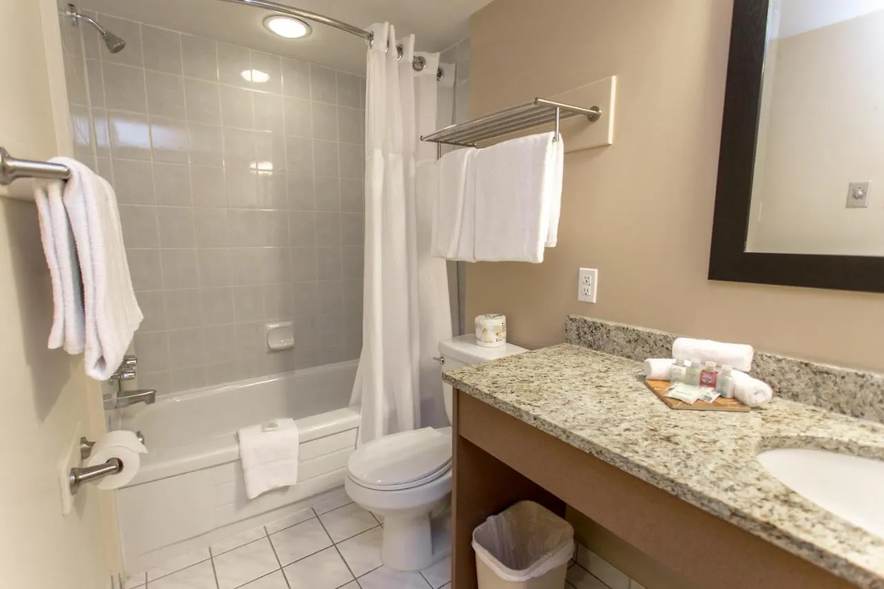 Campus Tower Suite Hotel Edmonton 3*,  Canada
