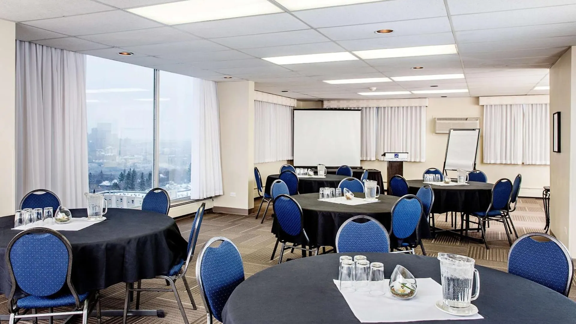 Campus Tower Suite Hotel Edmonton
