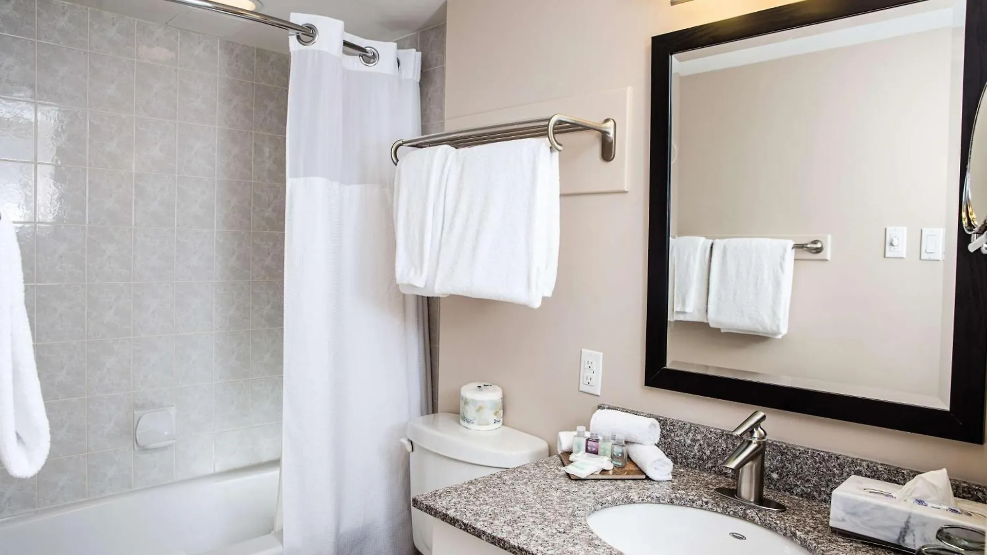 Campus Tower Suite Hotel Edmonton