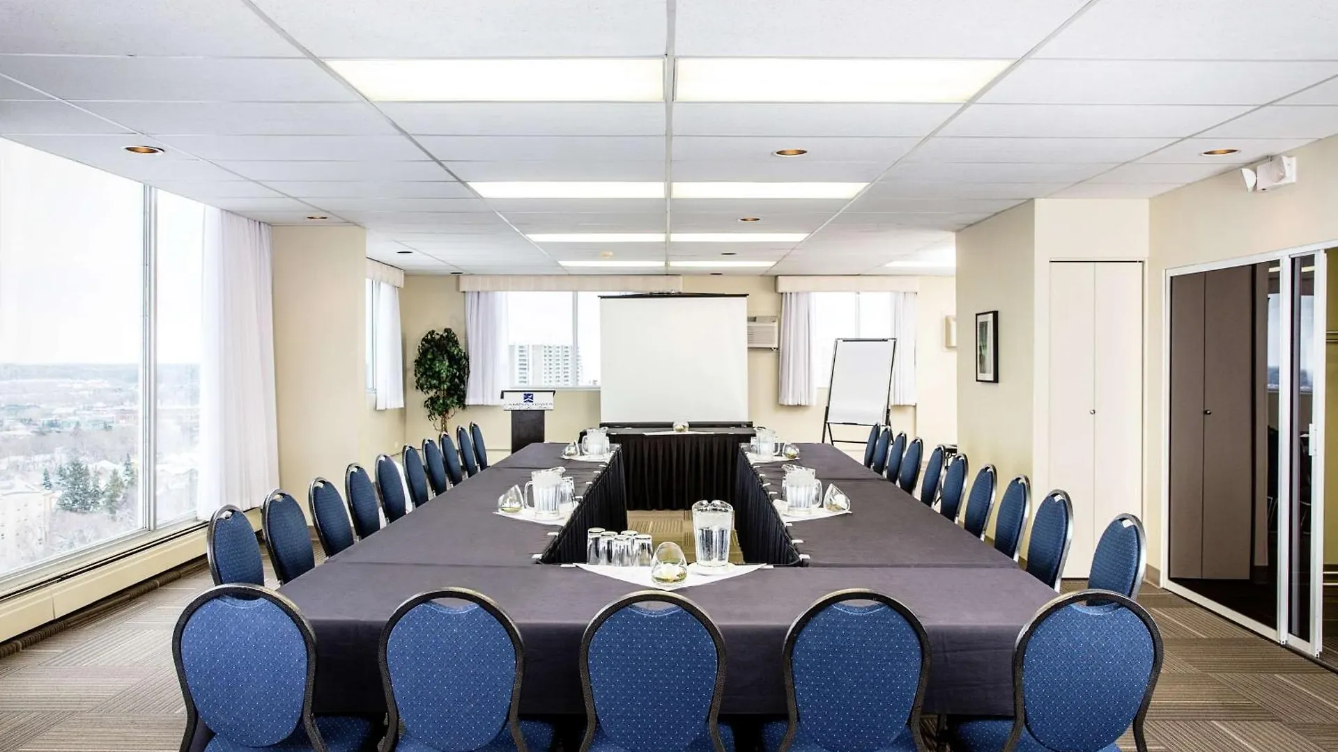 Campus Tower Suite Hotel Edmonton