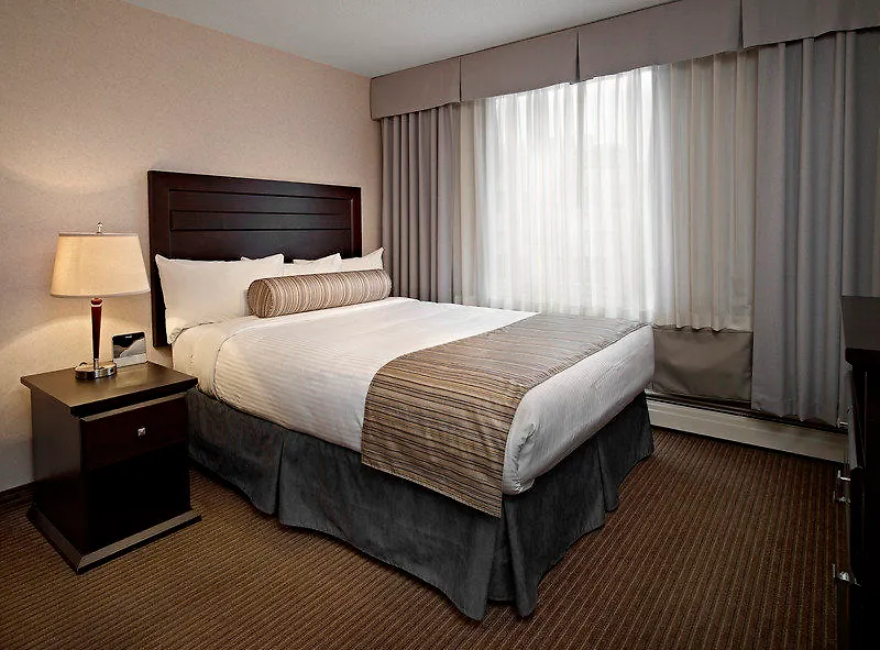 Campus Tower Suite Hotel Edmonton 3*,