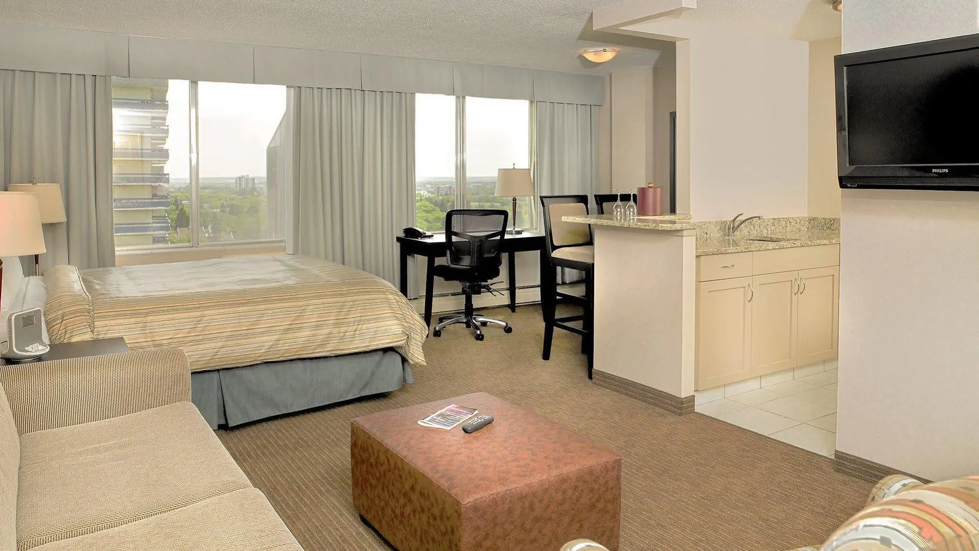 Campus Tower Suite Hotel Edmonton 3*,  Canada