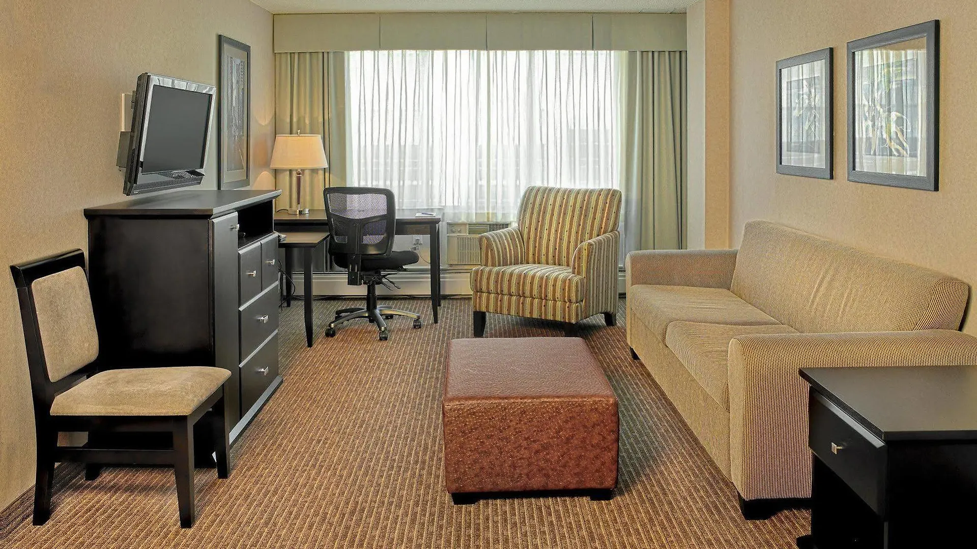 Campus Tower Suite Hotel Edmonton