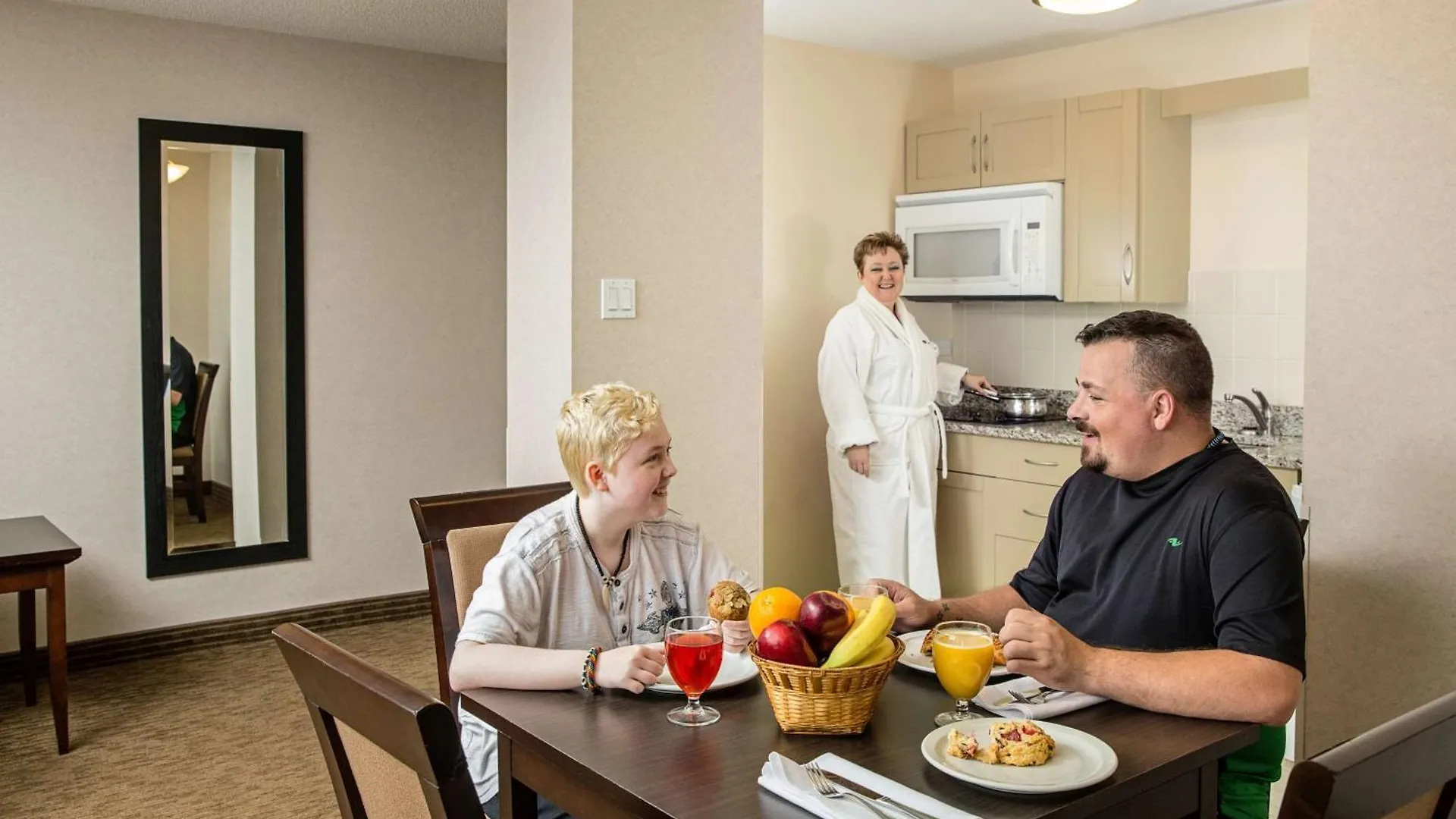 Campus Tower Suite Hotel Эдмонтон