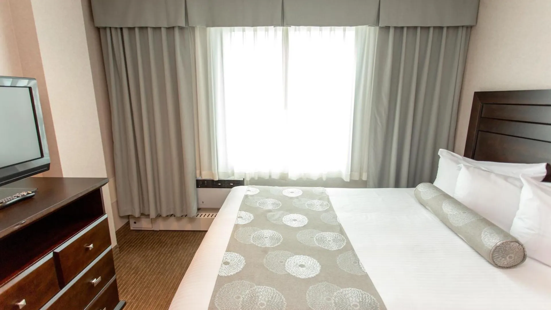 Campus Tower Suite Hotel Эдмонтон