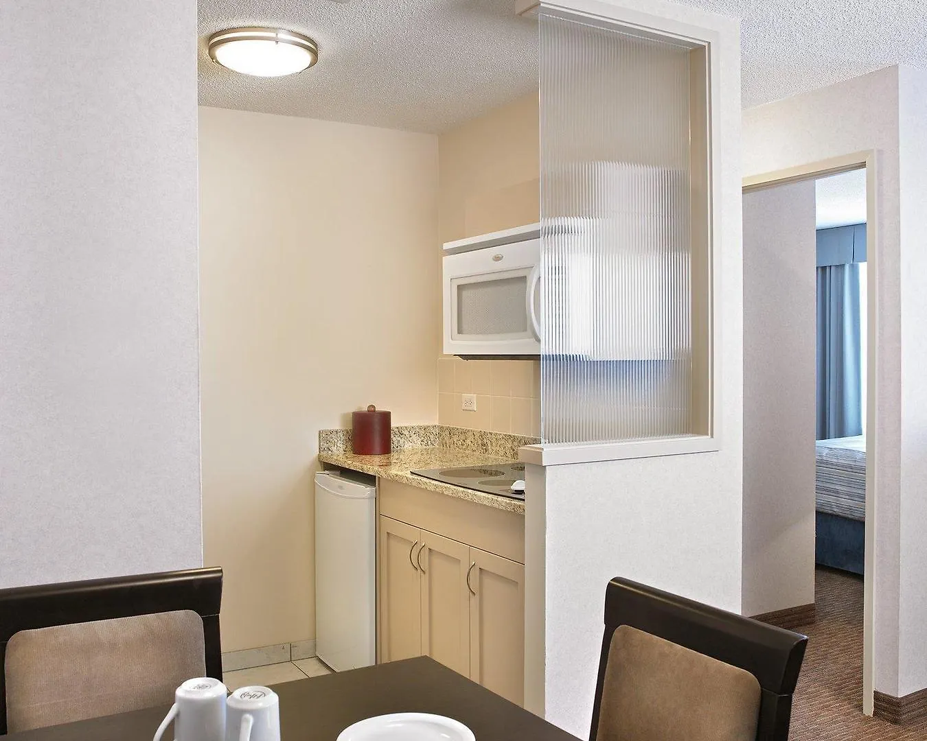 Campus Tower Suite Hotel Эдмонтон